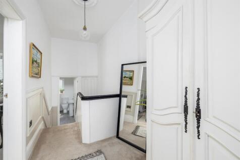 Stairs/Hallway