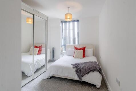 Bedroom 1.jpg