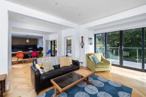 Living Area 2