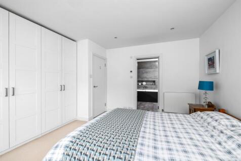 Master Bedroom 1.jpg