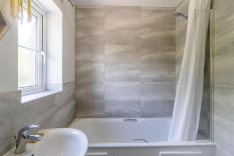 Family Bathroom.jpg