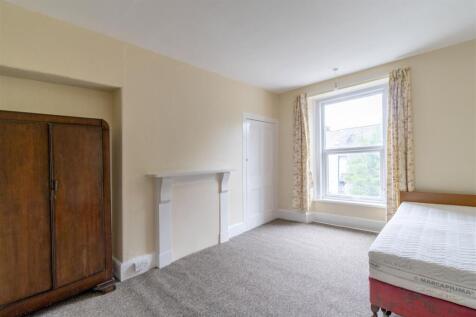 Bedroom 1.jpg