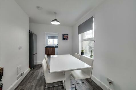Breakfast Room