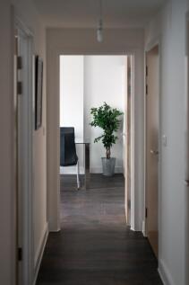 2 bed corner flat...