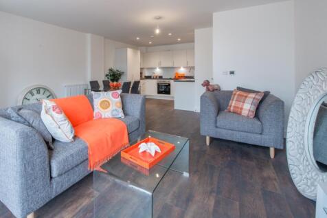 2 bed large corne...