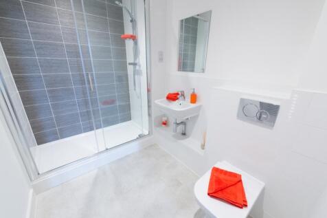 2 bed large corne...