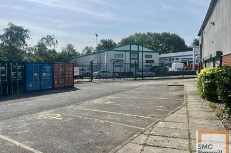 yard space 2 Manton Street.jpg