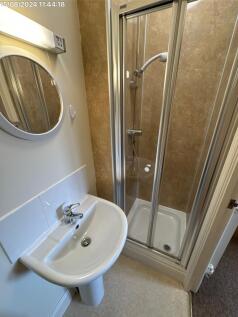 Flat2Upper58AlmaRoad-Ensuite4-13882320-49-0