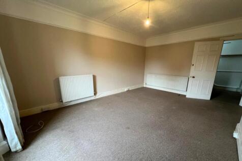 bedroom 2.i