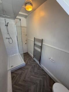 bathroom 1.