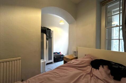 bedroom 1 i