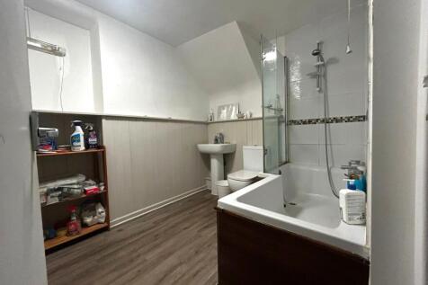 bathroom i