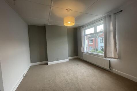 Master Bedroom Front 