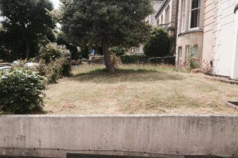 16 Ashgrove road top pic 18