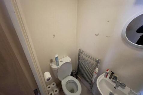 9C5CE8A0-DC7C-4F41-B40C-771AEA71384E