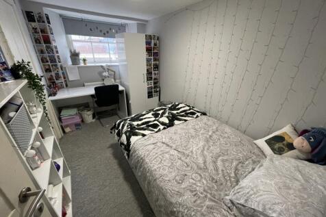 B729C133-655D-4EBD-9A66-F57CDE252189