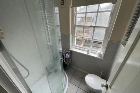 E58FACE2-0264-47DD-BACF-8E69E2C7D242