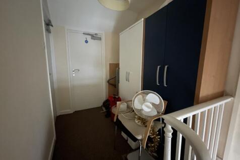 8E5CA345-AFA1-4D40-B56C-73355E582570