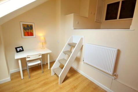 Bedroom-7-5-bed-student-property-Clifton