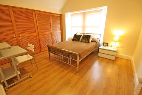 Bedroom-5-bed-student-property-Clifton