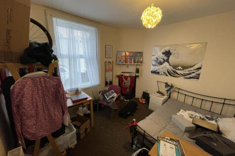 09359E5B-1F19-45E4-924B-F31249856E6F