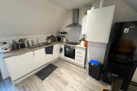 Flat370aWhiteladiesR-Kitchen-14448871-31-0