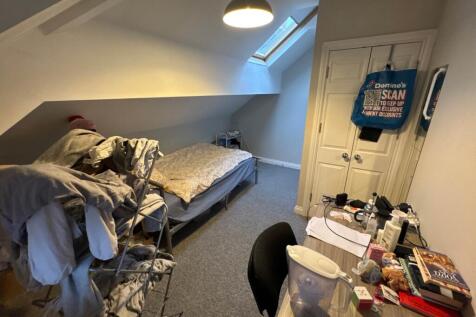 Flat370aWhiteladiesR-Bedroom2-14448866-41-0