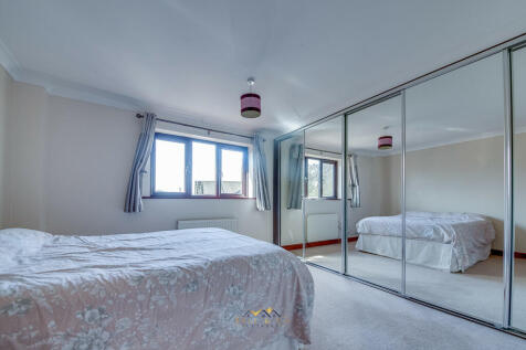 Bedroom 2.3