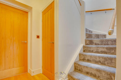 Entrance hall 2