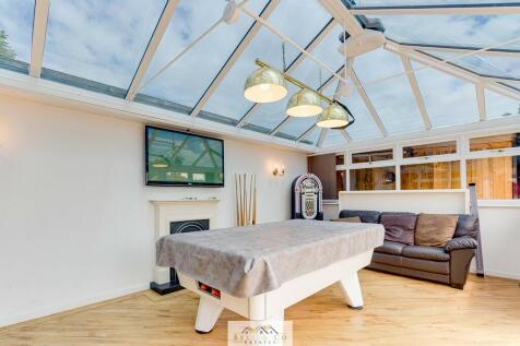 Pool room 1.2