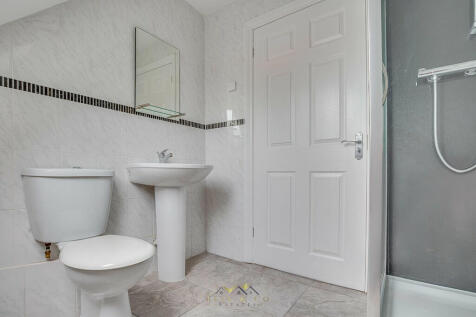 Top floor bathroo...