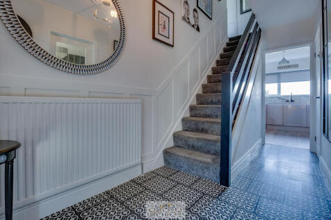 Entrance hall 1.1