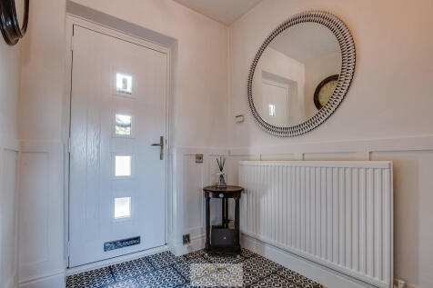 Entrance hall 1.3