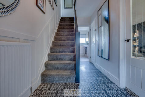 Entrance hall 1.2