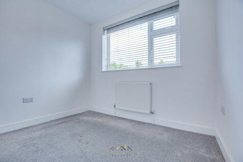 Bedroom 2.3