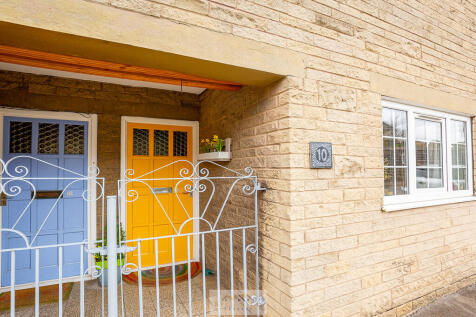 Front of house 1....