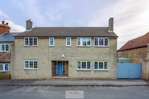 Front of house 1....
