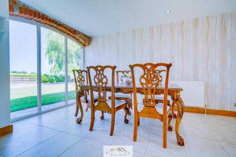 Kitchen Diner  8