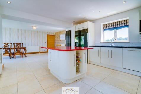 Kitchen Diner  2
