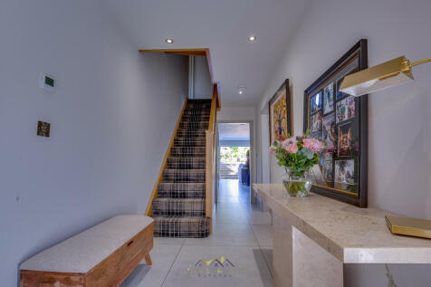 Entrance hall 1.1