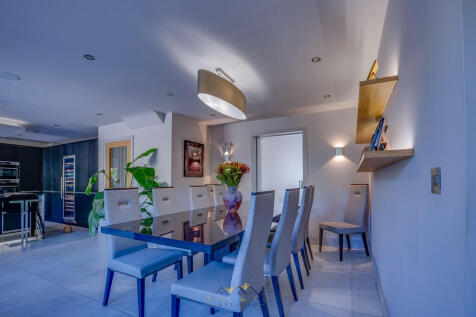 Dining area 1.2