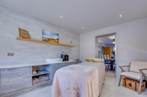 Treatment room 1....