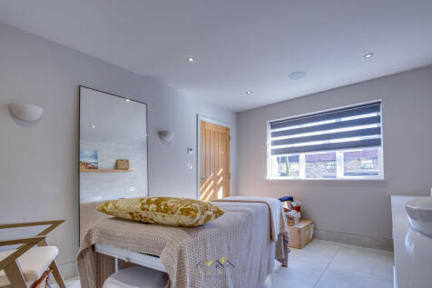 Treatment room 1....