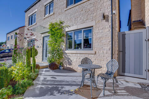 Front of house 1....