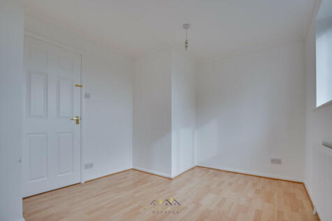 Bedroom 32