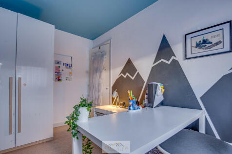Bedroom 2.3