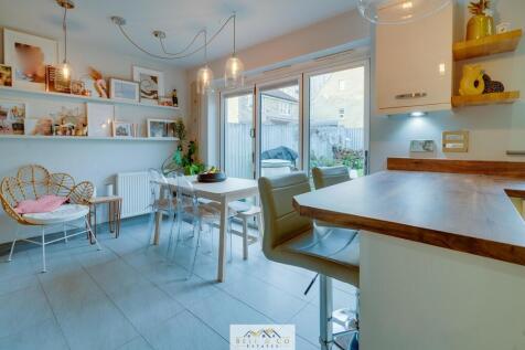 Kitchen Diner  1