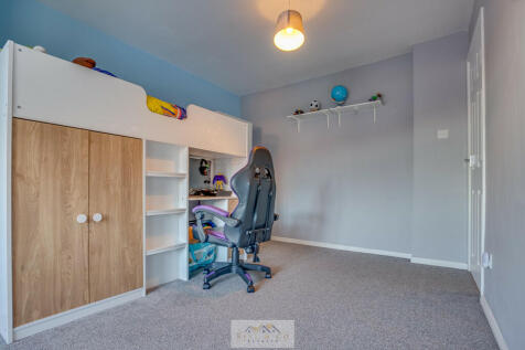 Bedroom 2.3