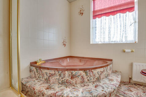 Bathroom 1.2