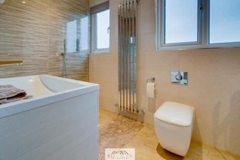 Bathroom 1-1